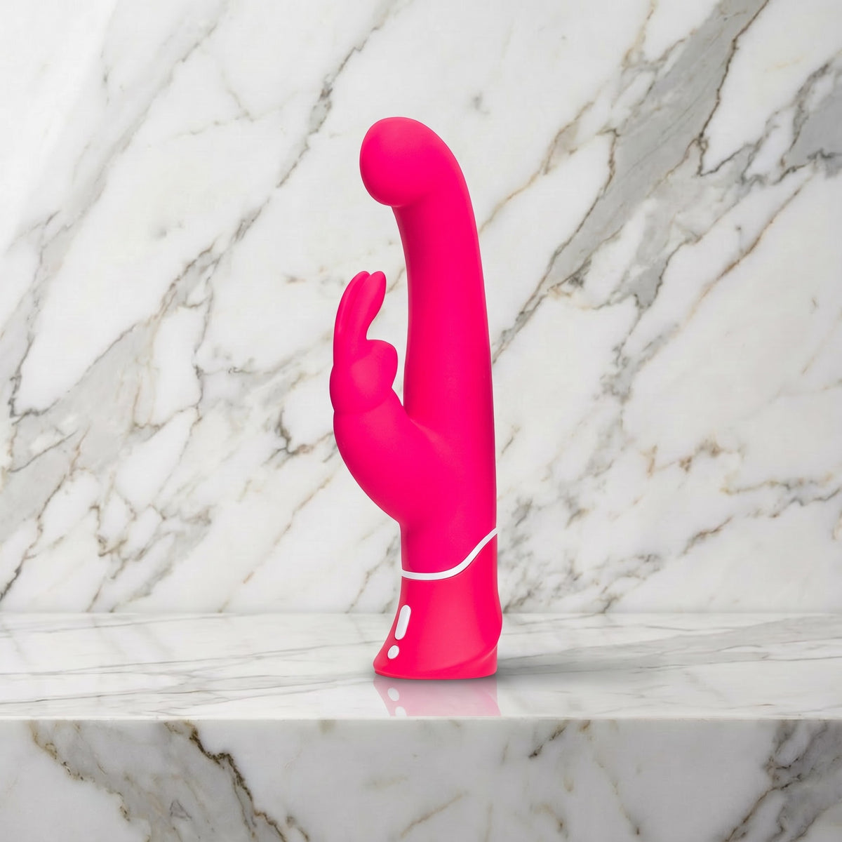 Roze rabbit vibrator met gebogen G-spot-kop en oortjes op een marmeren plank, Pink Rabbit