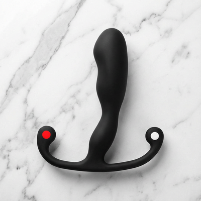 Helix Syn Aneros prostaatmassager in wit op neutrale achtergrond, ergonomisch design voor beginners