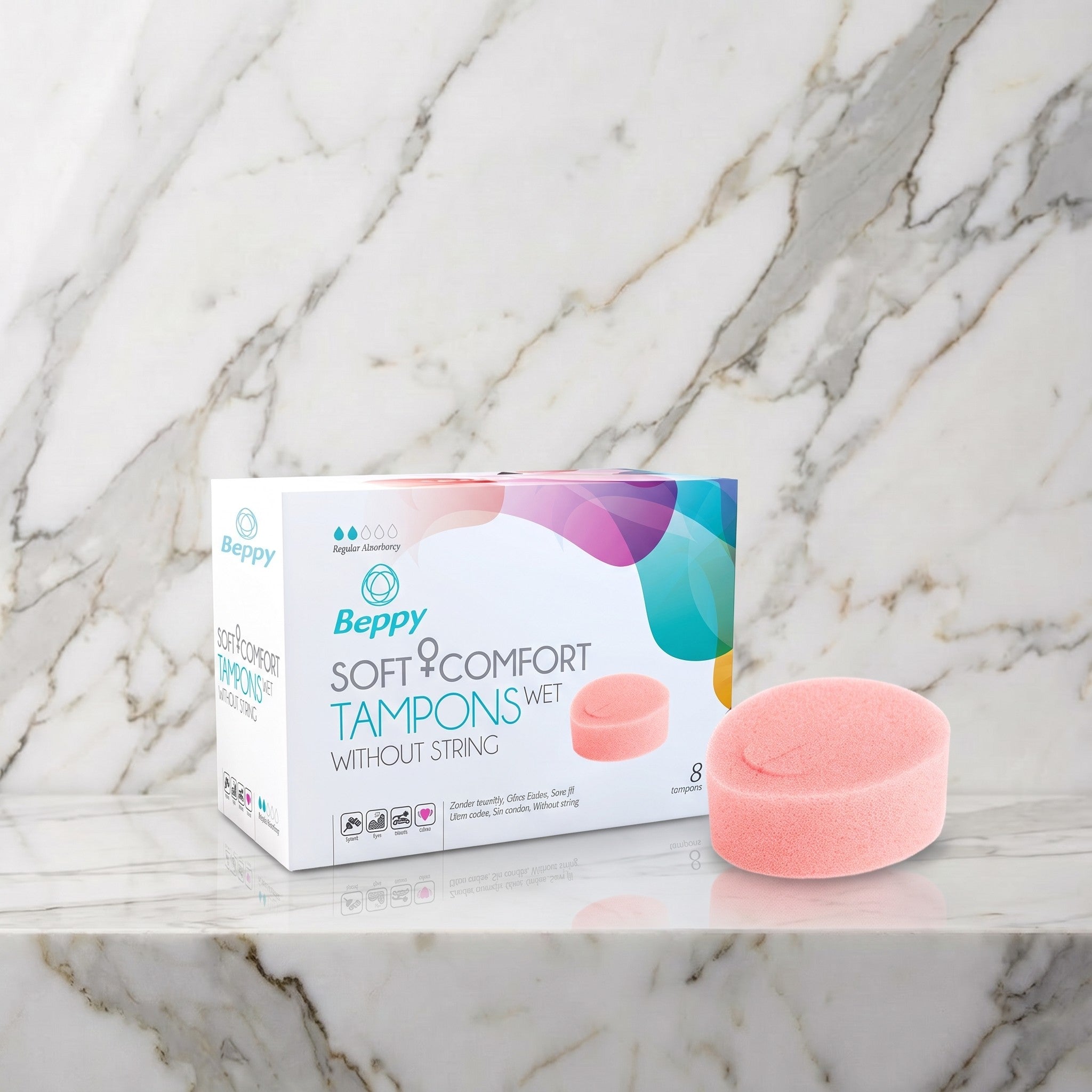Doosje Beppy Soft Comfort Wet tampons zonder touwtje, 8 stuks, op een marmeren plank