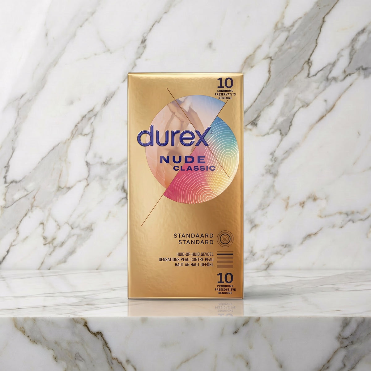 Gouden doos Durex Nude Classic condooms met 10 stuks op een marmeren plank