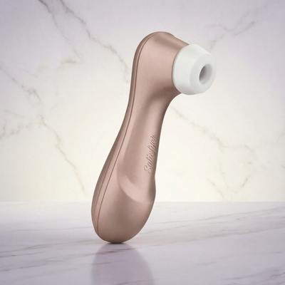 Satisfyer Pro 2 Next Generation staand op een marmeren plank, luchtdrukvibrator van Satisfyer