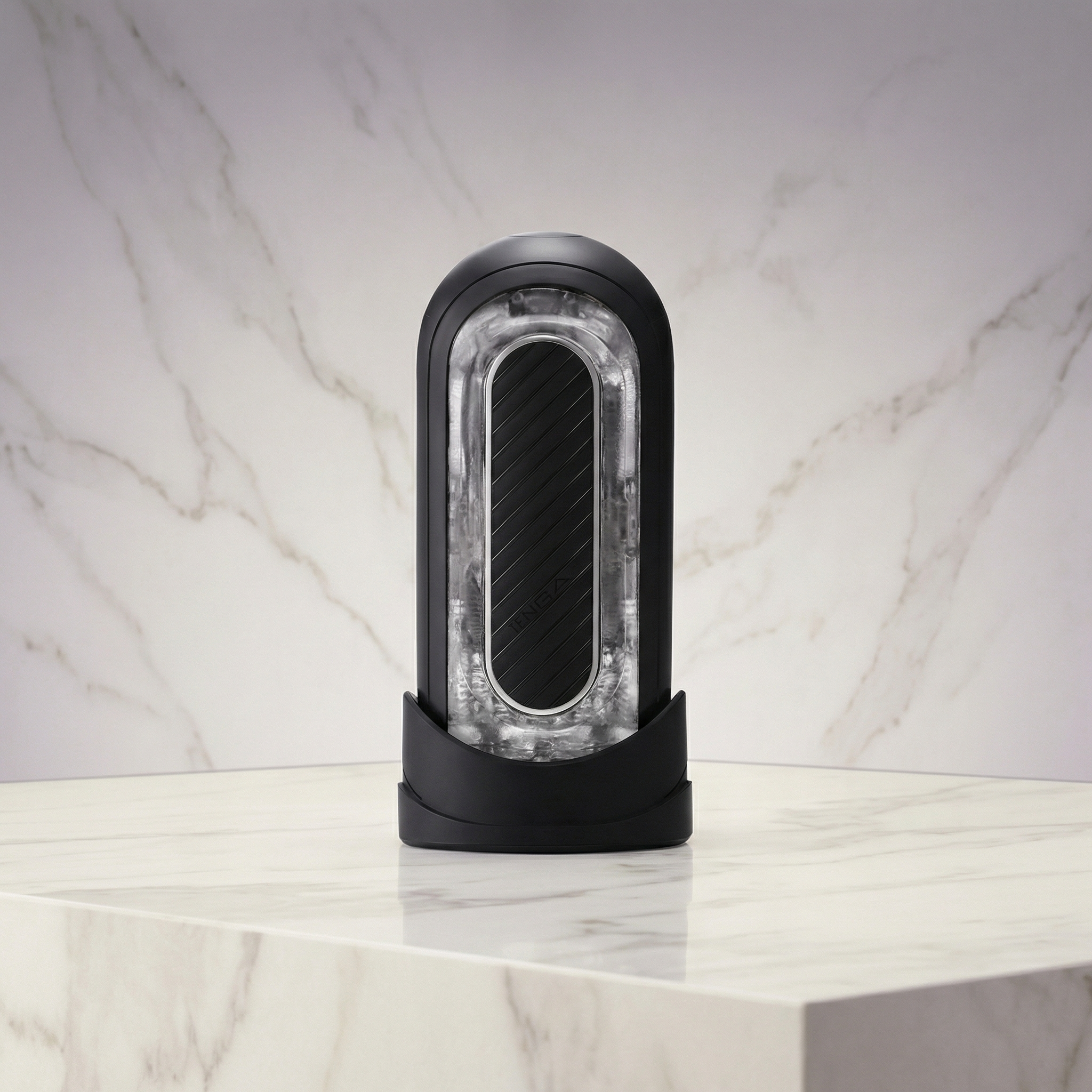 Tenga Flip Zero Gravity wit elektronisch vibratieproduct vooraanzicht op neutrale achtergrond