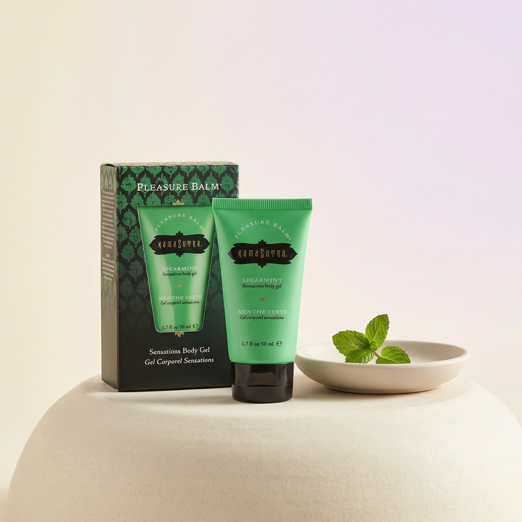 Zijaanzicht van De Paarse Keizerin Kamasutra stimulerende gel tube met productdetails