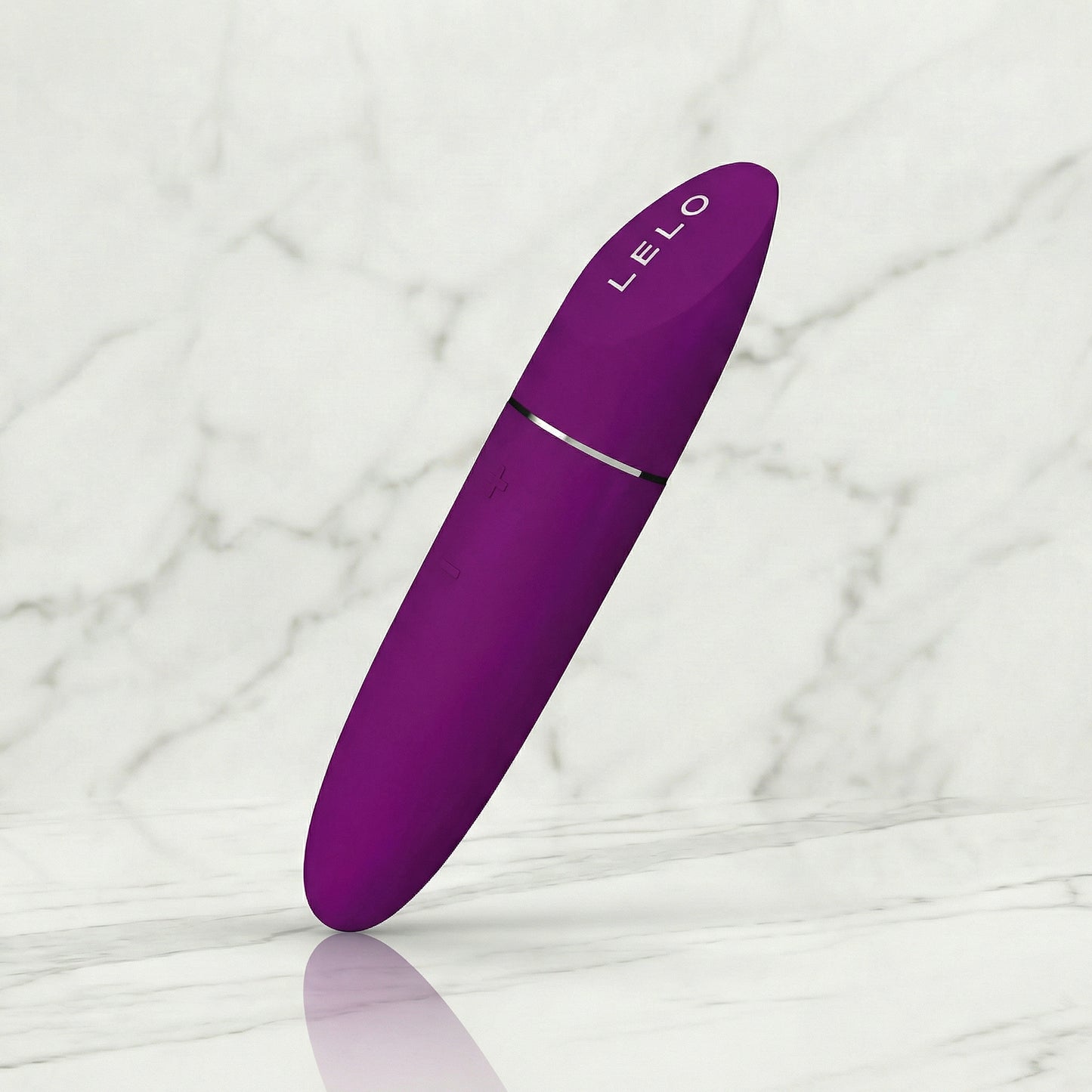 Close-up van bedieningsknoppen en textuur op zwarte Mia 3 vibrator