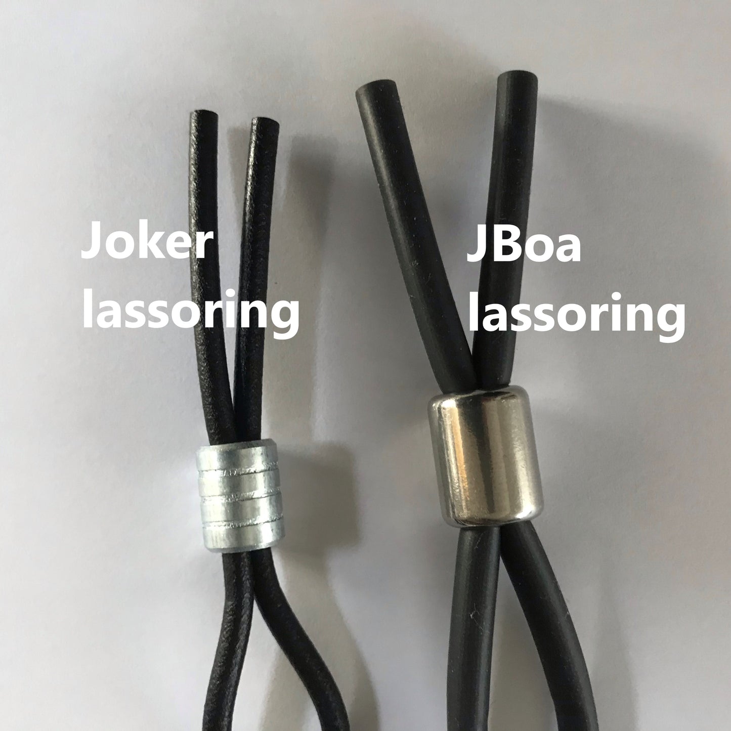 Vergelijking Joker en JBoa lasso penisringen naast elkaar, verschil in dikte en schuif