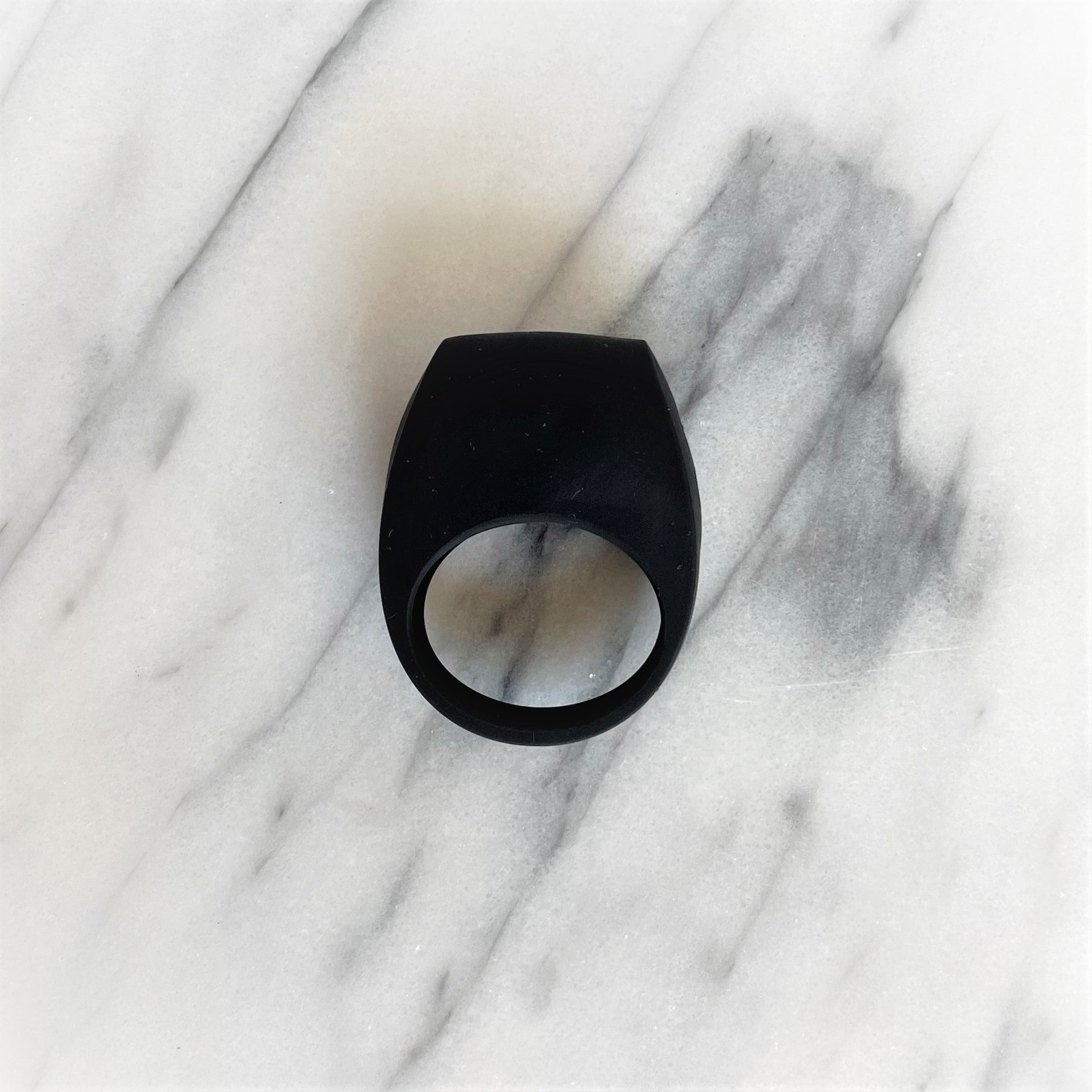 Hoe werkt en gebruik je een penisring? Beste cockring De Paarse Keizerin Hoe werkt en gebruik je een penisring? Beste cockring De Paarse Keizerin