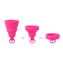 Lily Cup menstruatiecup in drie stappen opgevouwen tot compact plat formaat voor opberging