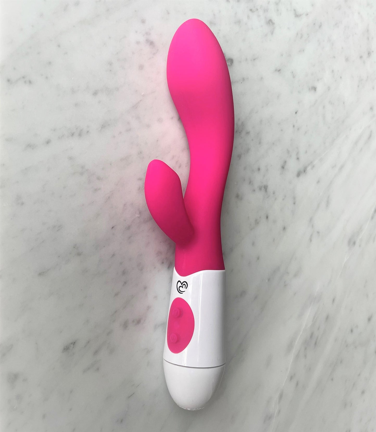 Lily Vibe Easy Toys roze siliconen rabbit vibrator met wit handvat en bedieningsknoppen bovenaanzicht