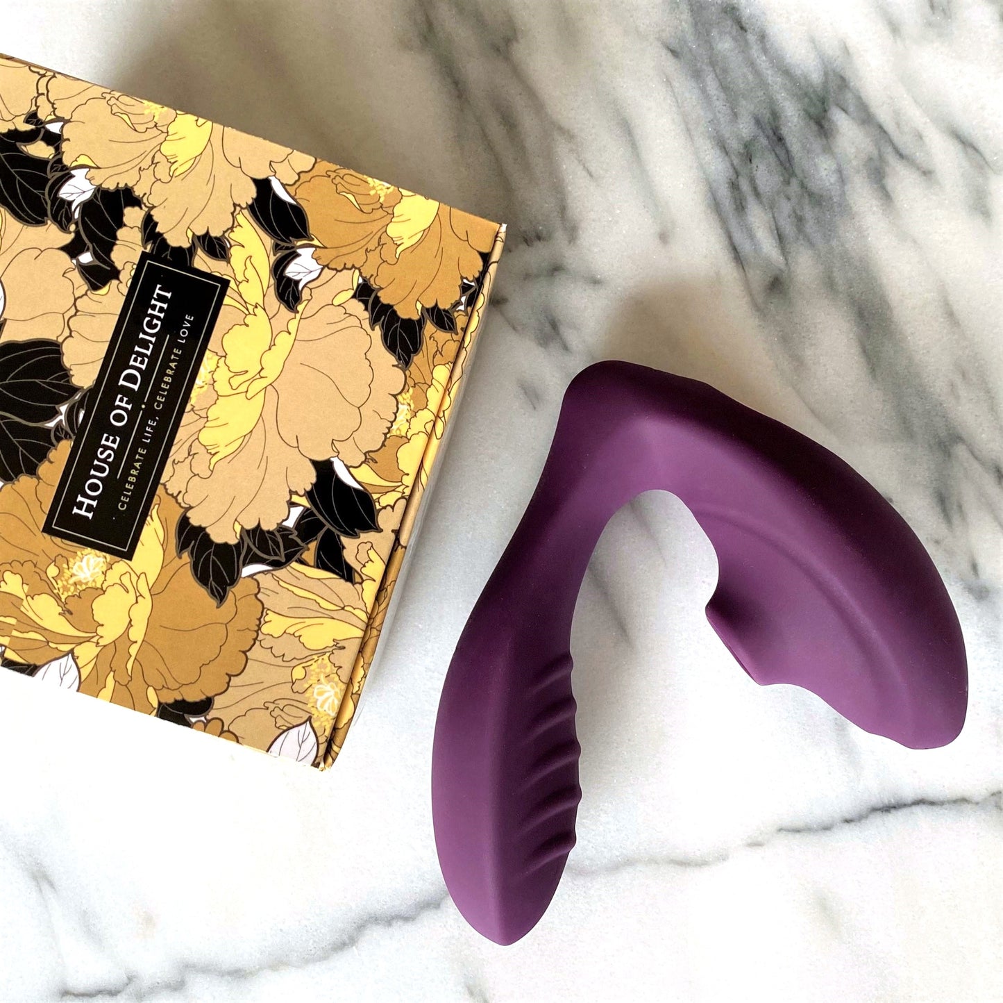 Stijlvolle presentatie Meissa rabbit vibrator in luxe sfeervolle omgeving