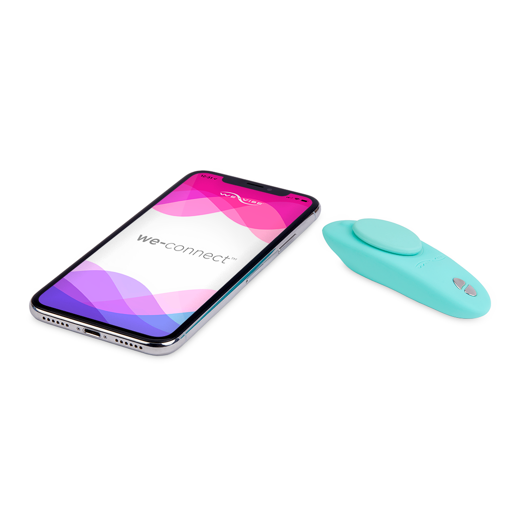 Telefoon met de We-Connect app naast de aqua blauwe We-Vibe Moxie+