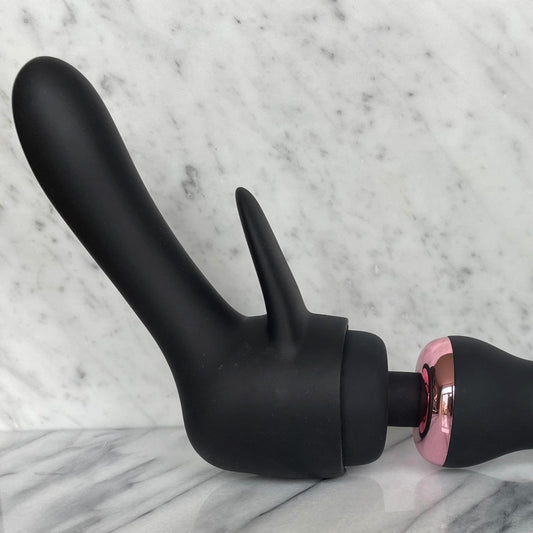 Rabbit opzetstuk van De Paarse Keizerin voor wandmassager Melody en VIM op witte achtergrond