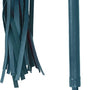 Groene flogger van Ouch Halo met dertig strengen in lederlook en een goudkleurige ring, op witte achtergrond