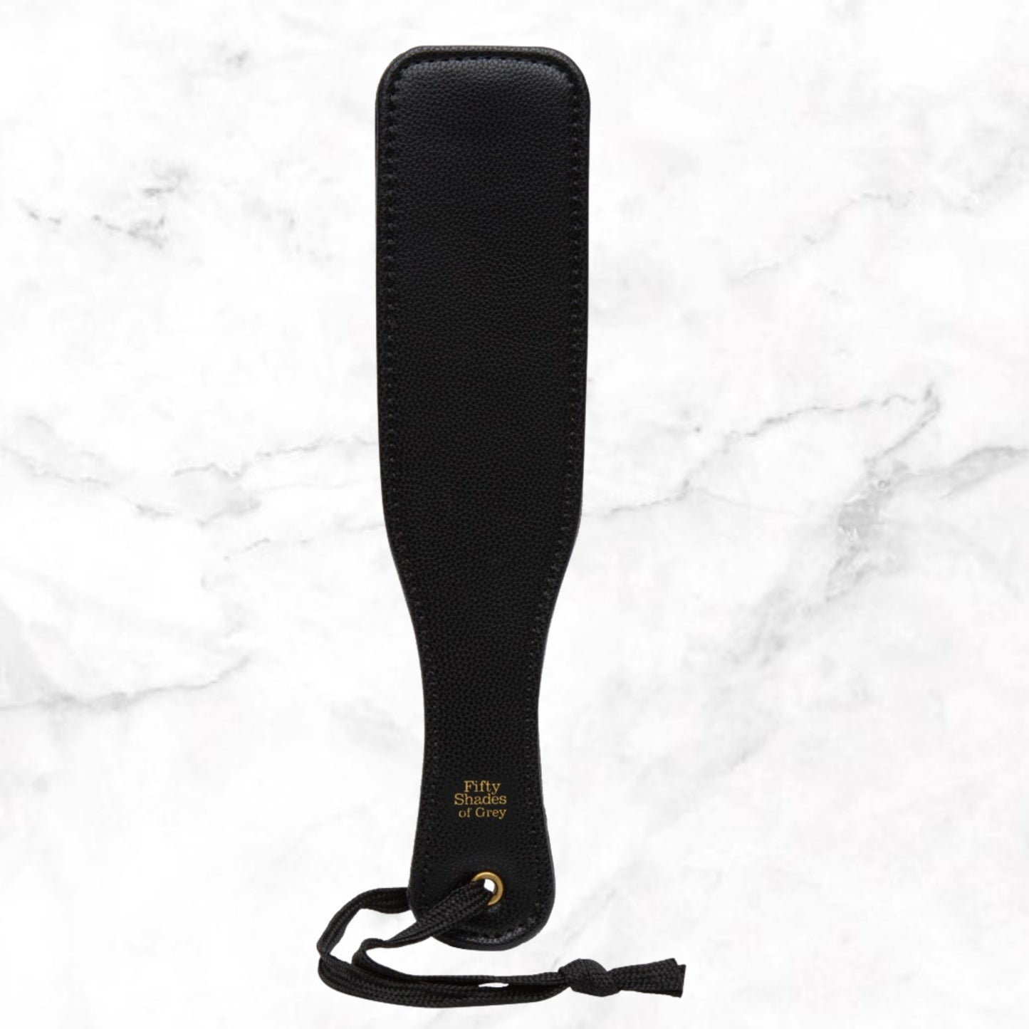 Zijaanzicht van paarse beginners paddle met ergonomische handgreep en gladde oppervlakte