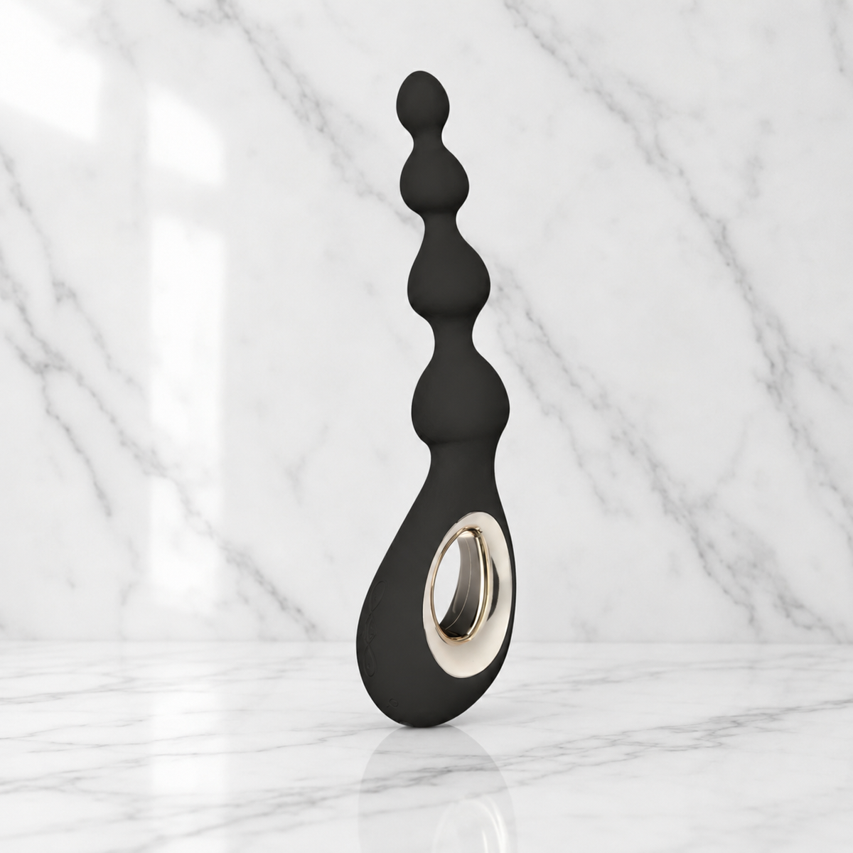 Lelo Soraya Beads kegelballen met twee gewichten en siliconen trekkoord, vooraanzicht