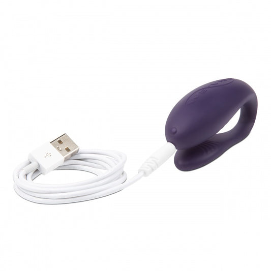 Sfeervolle presentatie We-Vibe Sync Lite op zachte ondergrond