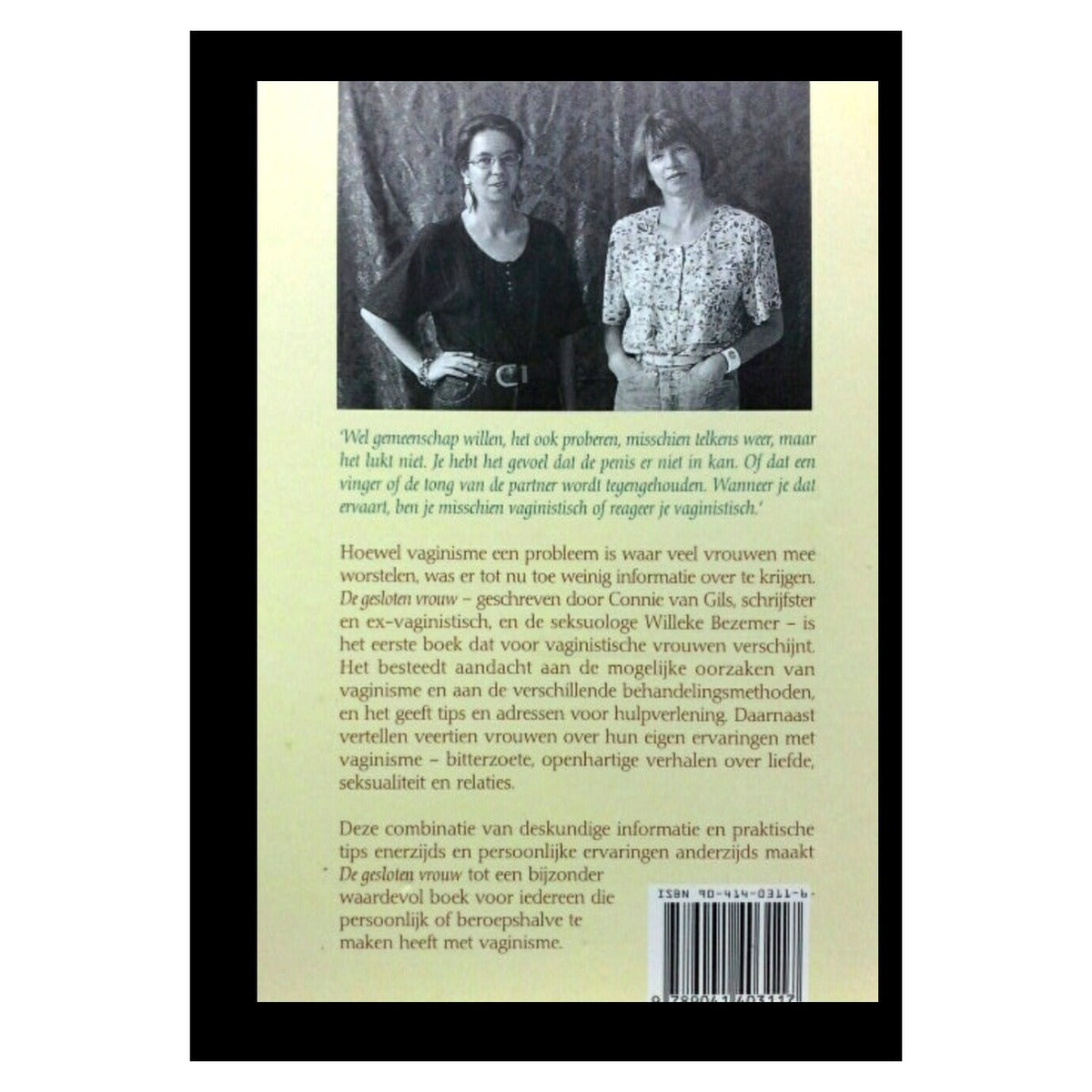 Achterkant van De gesloten vrouw met foto van de schrijfsters Van Gils en Bezemer