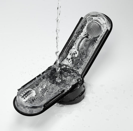 Tenga Flip Zero Gravity zwart stevig opengeklapt