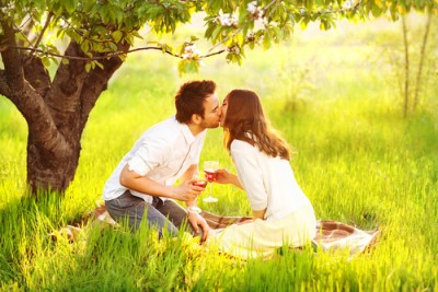 Samen-uit-romatische-picknick