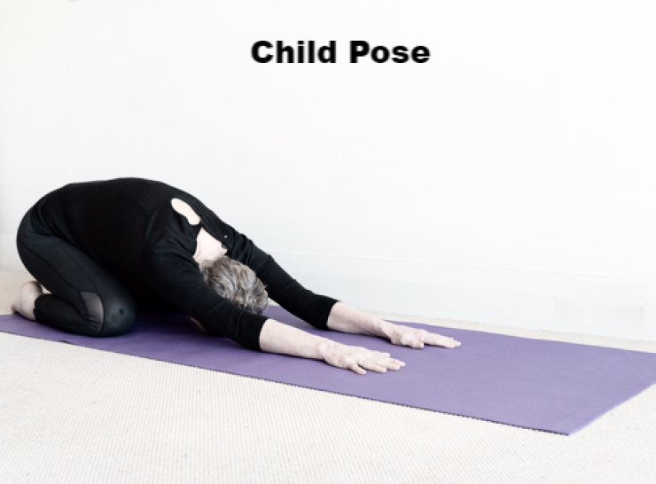 yoga oefening child pose voor ontspanning bekkenbodemspieren