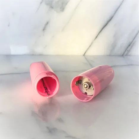lipstick vibrator Ella van Feelztoys werkt op batterijen