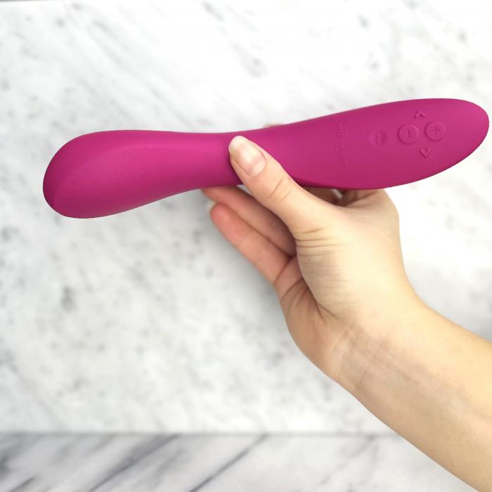 We-Vibe Rave 2 in hand
