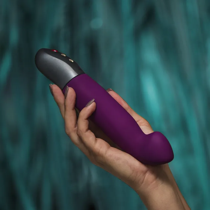 Stronic G Pulsator 2 van Fun Factory in hand
